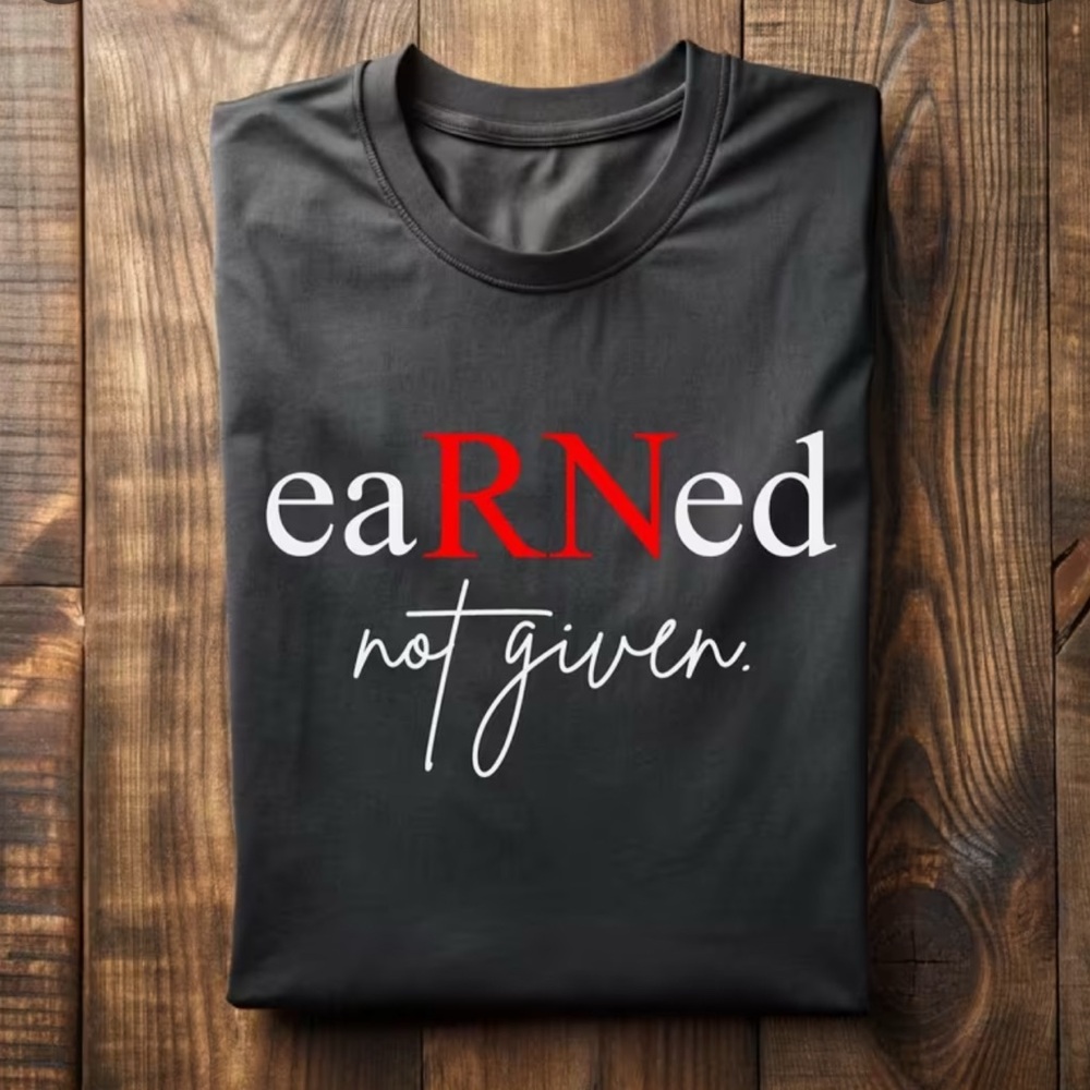 eaRNed Tee